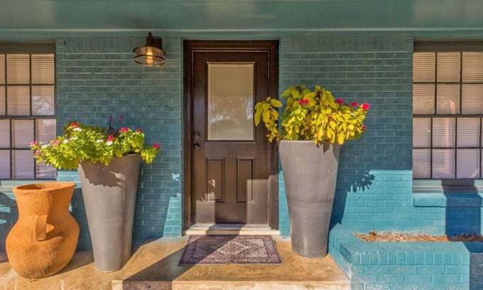 Elmwood Area House | The Julian Alexander in Prestigious Elmwood Area