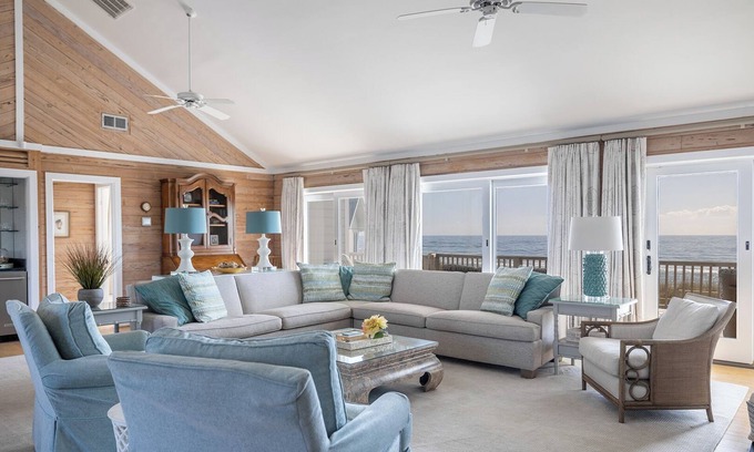 Pine Knoll Shores House | The King's Table - Oceanfront House, 4BR, 4.5BA, Pine Knoll Shores
