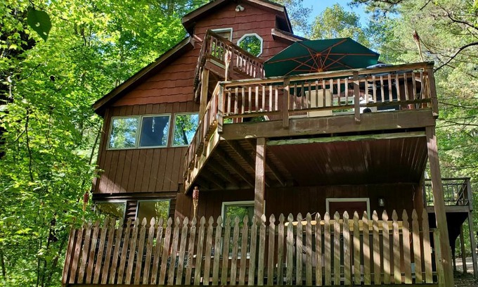Rockbridge House | The Lake House (Hocking Hills Area)