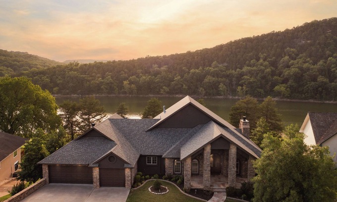 Eureka Springs House | The Lakeside Stay