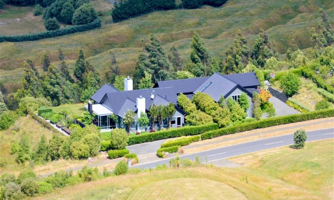 Acacia Bay Apartment | The Lakeview House