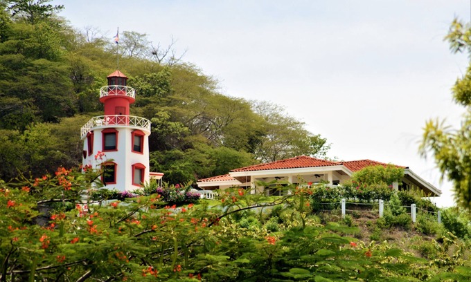 Playa Ocotal Villa | The Lighthouse Ocotal. Close to the beach.