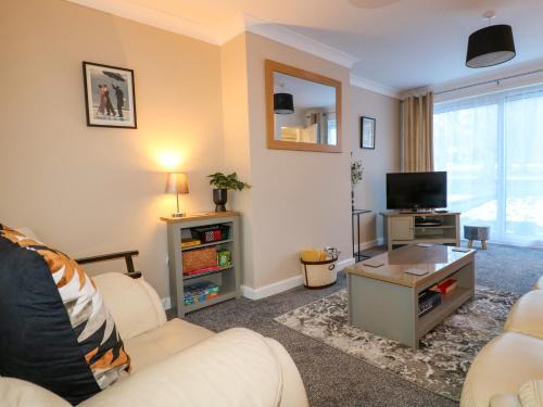 Chesterfield House | The Lily Pad