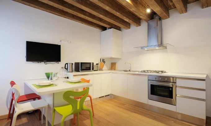 Castello Apartment | The Lion's House APT1