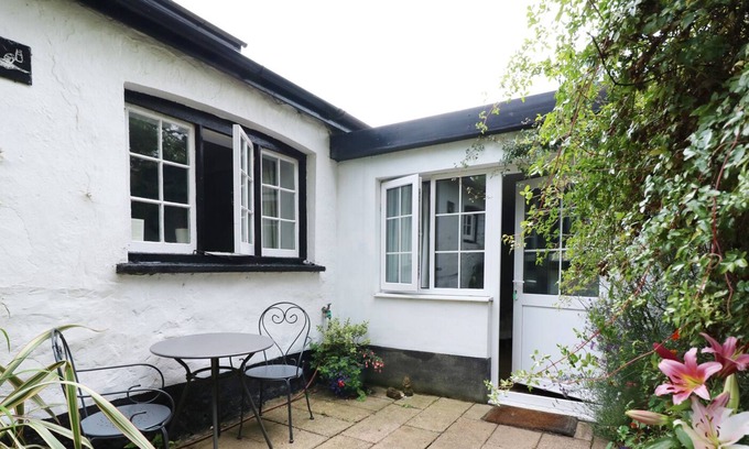 Stackpole Cottage | THE LITTLE DAIRY, pet friendly, character holiday cottage in Pembroke