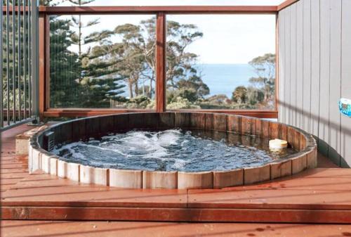 Bicheno House | The Little Lobster