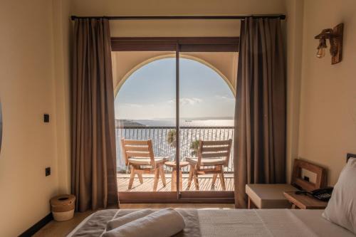 Cesme Hotel | The Local House Ayasaranda