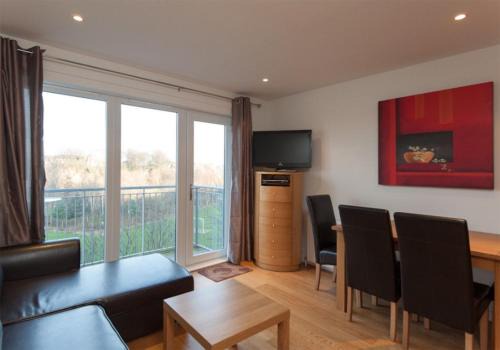 Restalrig Apartment | The Lochend Park View Residence