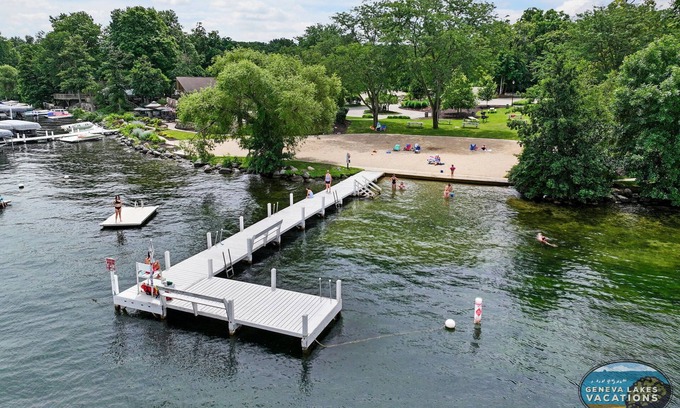 Fontana House | The Lodge at Geneva Lake |Golf Cart |Impressive Log Cabin |Deck |Abbey Springs |Beach |Pools
