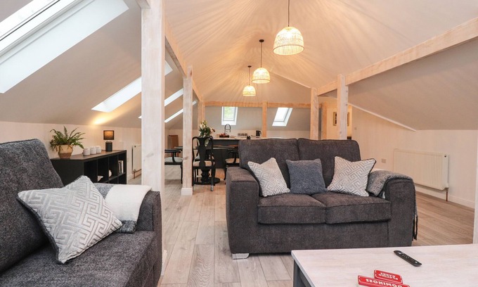 Whalley Cottage | THE LODGE AT BRIDGEWAY, pet friendly, with a garden in Whalley