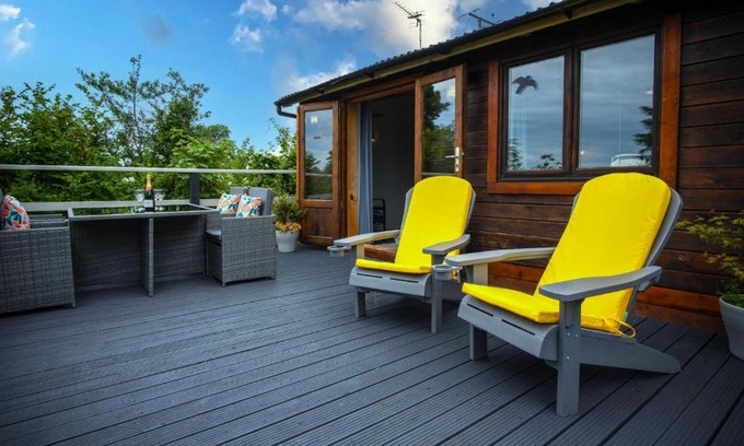 Amroth Apartment | The Lodge At Sheepswalk Farm - 2 Bedroom Lodge - Stepaside