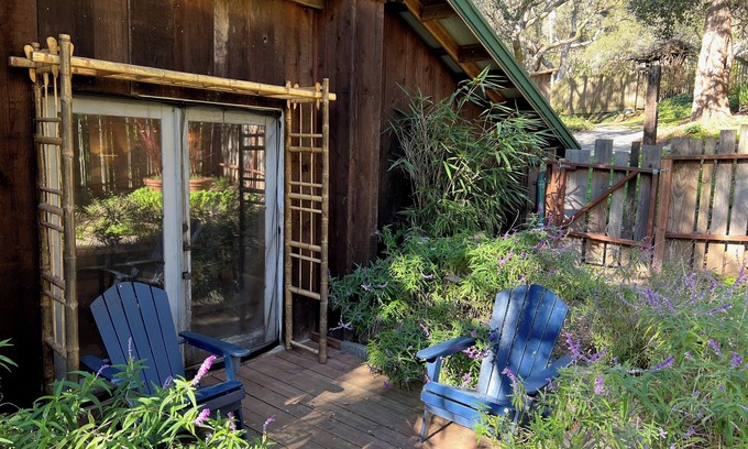 Prunedale Cabin | The Lodge at Tangled Oaks, a superbly converted barn on 6 acres on Monterey Bay.
