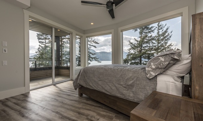 Harrison Hot Springs Cabin | "The Lodge on Harrison Lake" (Main Residence)