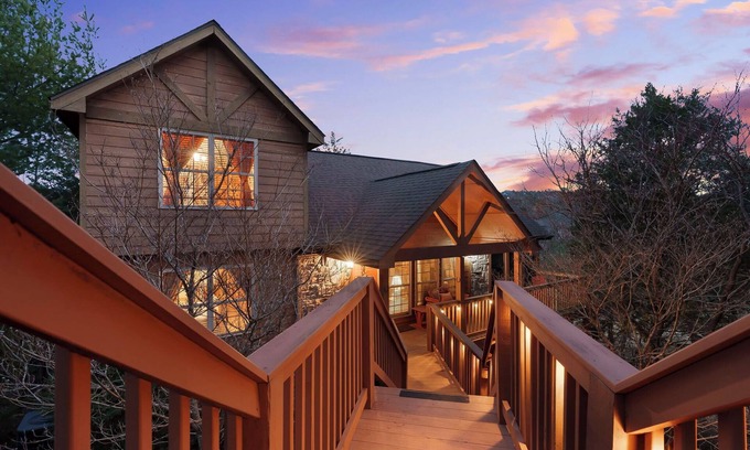 Branson West Cabin | The Lodge on the Creek - Branson West Cabin with Beautiful Views