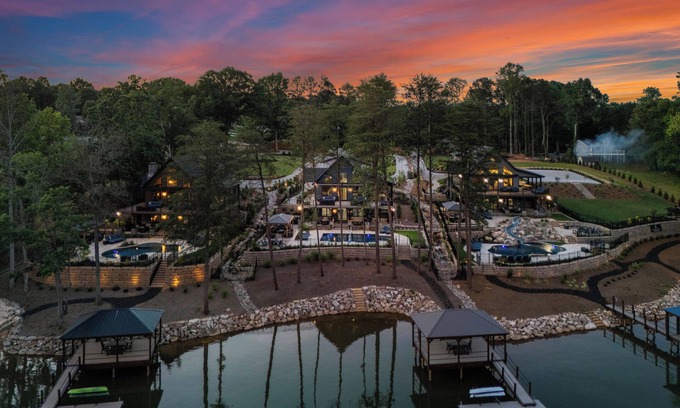 Lake Norman of Catawba House | The Lodges | AvantStay | Lakefront, Sleeps 66 | Pools, Docks, Theaters, Views
