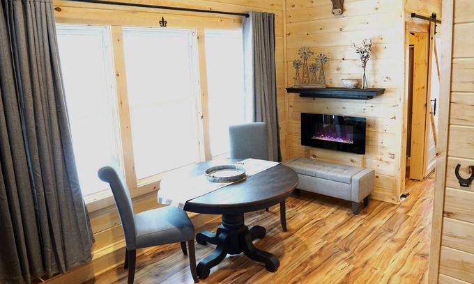 Stanley Cottage | The Loft at Blue Sky Ranch: Perfect for Couples!