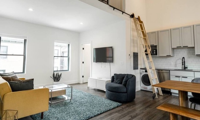 Olde Towne East Apartment | The Loft @ Columbus Center 1