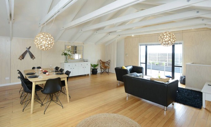 Hastings Cabin | The Loft - Hastings Holiday Home With Wifi