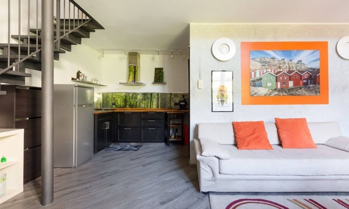 Ripamonti Corvetto Apartment | The Loft Quaranta is located in the Vigentino district of the city of Milan and boasts a spacious terrace equipped with outdoor furniture, barbecue and plants which guarantee considerable added value, especially on pleasant spring and summer evenings!It