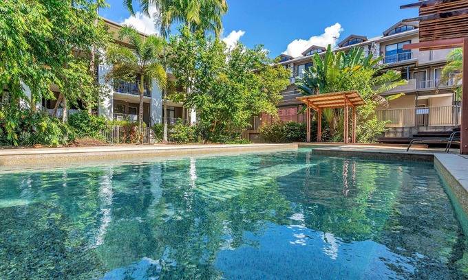 Parramatta Park Apartment | The Loft- Your ultimate tropical getaway