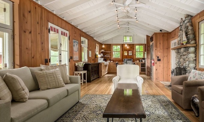 Saugatuck Cottage | The Lookout Cottage at Treetops by Lakewood Lux