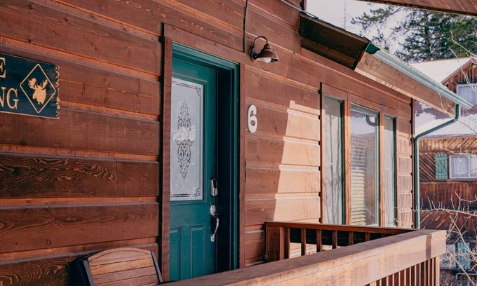 Grand Lake Condo | The Loose Moose Lodge #6 at Downtown Grand Lake near RMNP Entrance