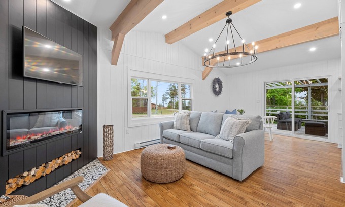 Stratford Cottage | The Lupin Cottage by the Beach