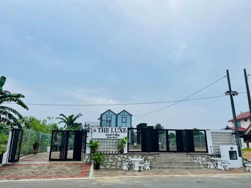 Daerah Kulai House | The Luxe Event Stay Kg Separa, kulai