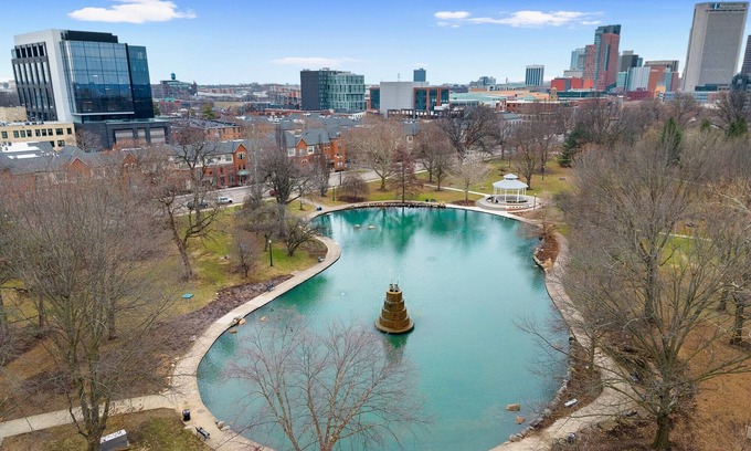 Short North Apartment | The Luxe Pearl Residences 870 – Chic Getaway for 2 in Desirable Short North!