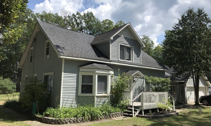 Higgins Lake House | THE MAIN CABIN AT HIGGINS LAKE - TRUE NORTH CABIN RENTALS