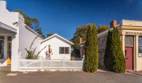 Malmsbury House | The Malmsbury Nook