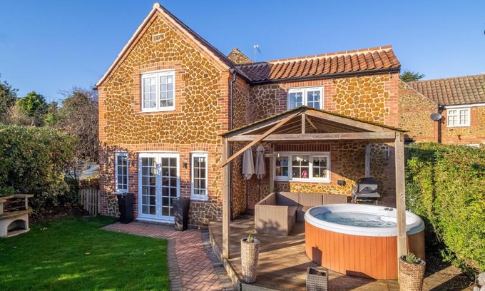 Dersingham House | The Malthouse