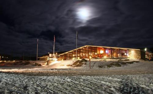 Perisher Valley Hotel | The Man from Snowy River Hotel