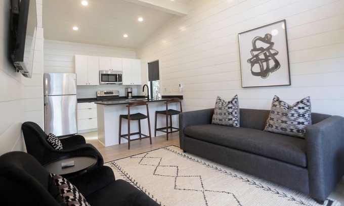 Shell Knob Cottage | The Manor with Boat Dock at Rod N Reel Resort