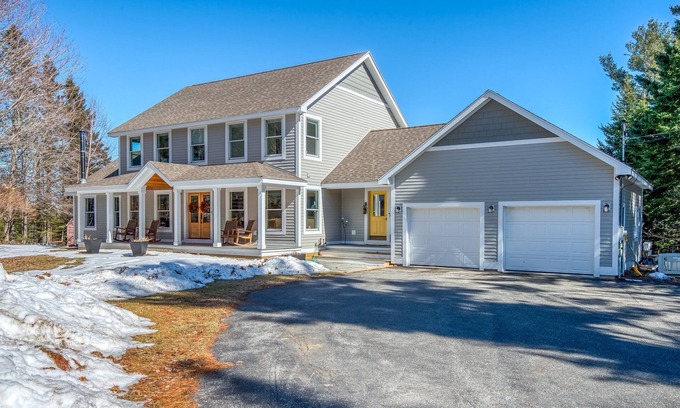 Rangeley House | The Manor Woods Home, snowmobile & ATV friendly, with hot tub!