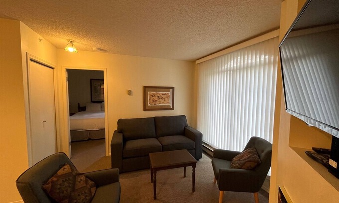 Upper Village Apartment | The Marquise, Steps from Slopes, Pool and Hot Tub, Patio, Free Shuttle