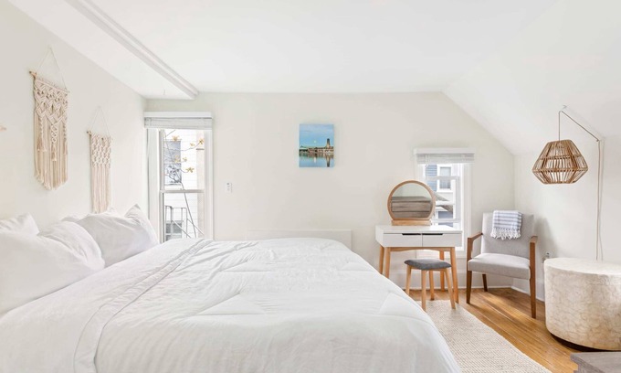 Ocean Grove House | The Melrose- 3C, Private Bed & Bath