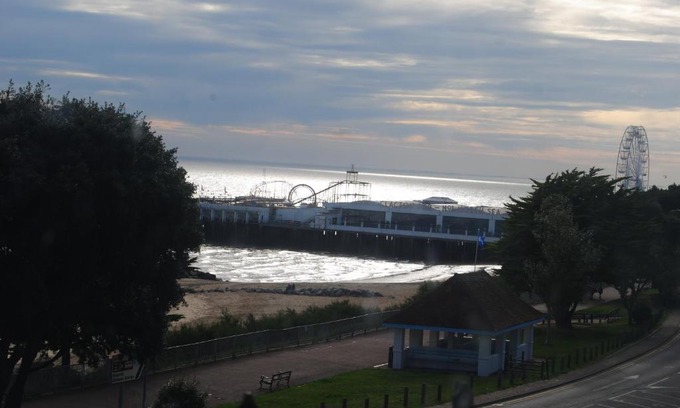Clacton-on-Sea Hotel | The Melrose Hotel at the Beach