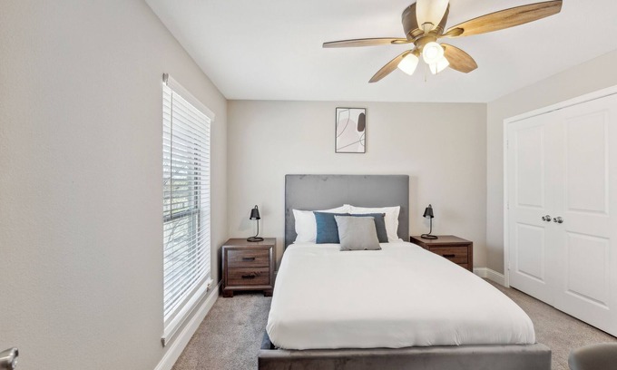 South Arlington Apartment | The Mirage 248 I Comfy 1 Bed 1 Bath