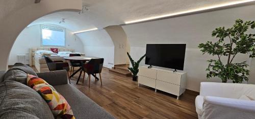 Stuttgart Apartment | The Modern Cave Lodge - ComfyHome Apartments Stuttgart