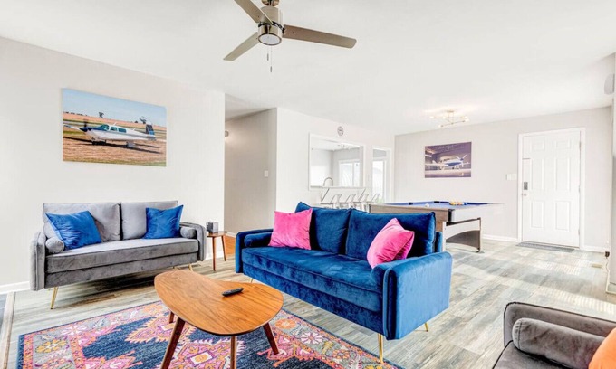 Quinton Apartment | The Modern Mile High: Aviator`s Lookout in Quinton
