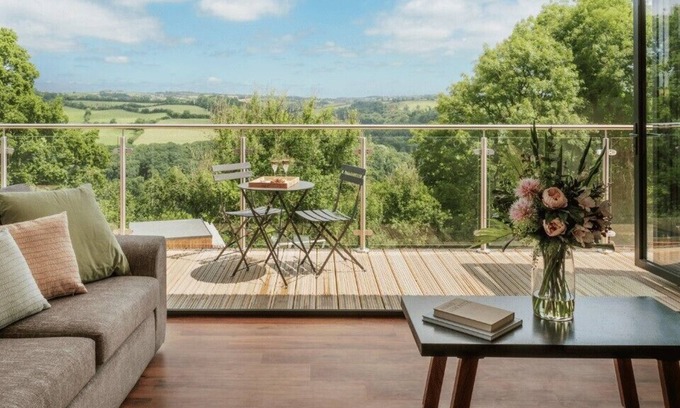 Chittlehamholt Resort | The Mole Resort, 4 Bedroom Valley View Luxury Lodge with Hot Tub