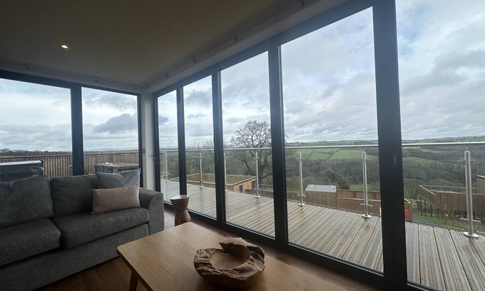 Chittlehamholt Cottage | The Mole Resort that sleeps 6 guests in 3 bedrooms