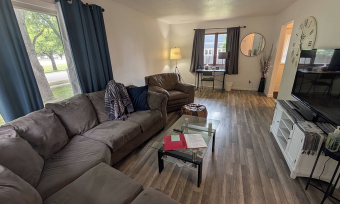 Moorhead House | The Moorhead Place. Dog friendly, warm home near colleges and medical centers
