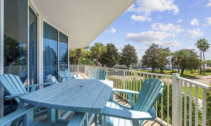 Orange Beach Condo | The Moorings 101 | Balcony