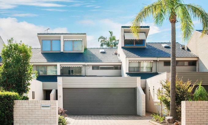 Soldiers Point House | The Moorings, 15/4 Cromarty Road - stunning with water views & pool