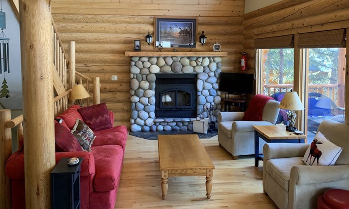 East Kootenay Cabin | The Moose Den - BL# STRU 2023-015