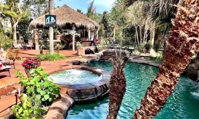 Pearland House | The Most Interesting House in Texas