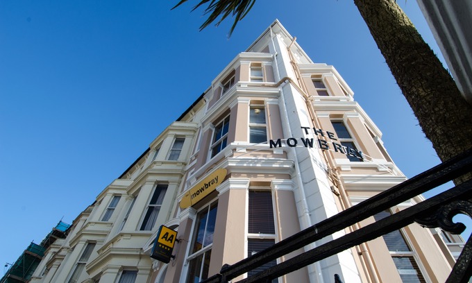 Eastbourne Seafront Hotel | The Mowbray