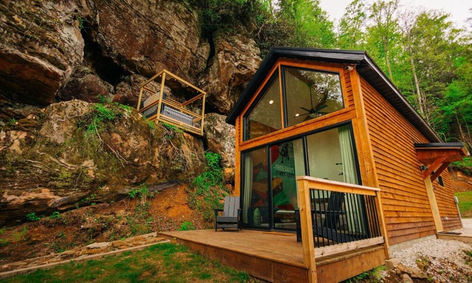 Rogers Apartment | The Naturalist by The Hideaways